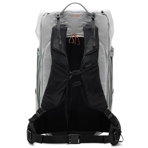 Peak-Design-Outdoor-Backpack-25L-Cloud-3.jpg