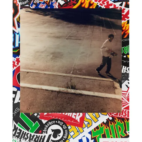 Polaroid-Color-instant-film-for-i-Type-Thrasher-Edition_7.jpg