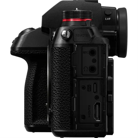 Panasonic S1R body 5.jpg
