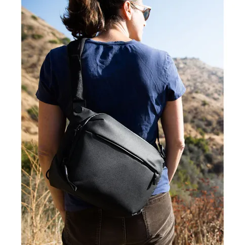 Peak_Design_Everyday_Sling_6L_v2_black_10.jpg