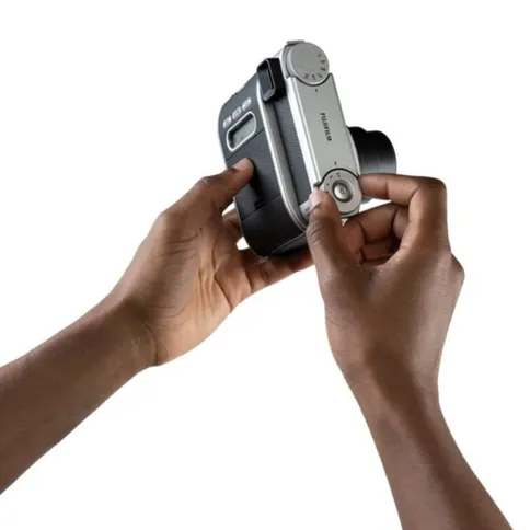 Fujifilm-INSTAX-mini-99-camera-silver_8.jpg
