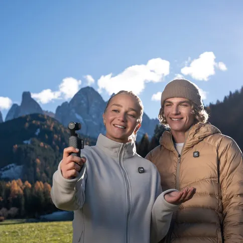 DJI_Osmo_Pocket_4_Feature_With_Mic_3_Dual_Hiking.jpg
