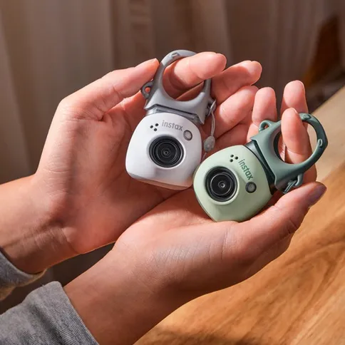 Fujifilm-Instax-PAL-digital-camera-milky-white-13.jpg
