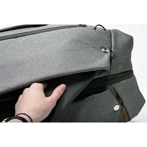 Peak Design Travel Duffelpack 65L 17.jpg