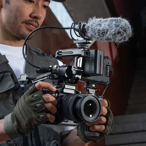 SmallRig-4902-Cage-for-Panasonic-LUMIX-S1R-II-S5-II-S5-IIX-G9-II_4.JPG