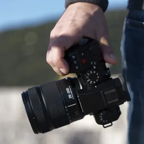 7_Panasonic Lumix DCS1_markII_Lumix_S_28-200mm.jpg
