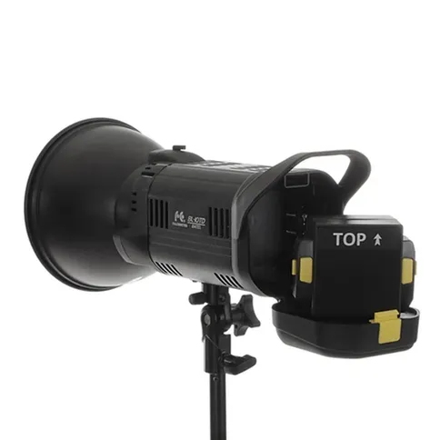 Falcon-Eyes-Bi-Color-LED-Lamp-Dimbaar-BL-10TD-op-Accu-Demo_2.jpg