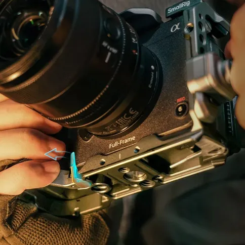 SmallRig-HawkLock-Quick-Release-Half-Cage-for-Sony-FX3-FX30-4772_9.jpg