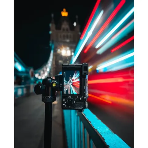 Sony_A7C2_lifestyle2.jpg