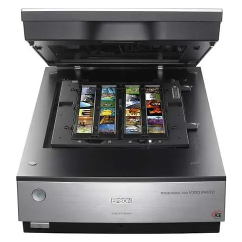 epson-negatiefhouder-kleinbeeld-strook-in-scanner.jpg