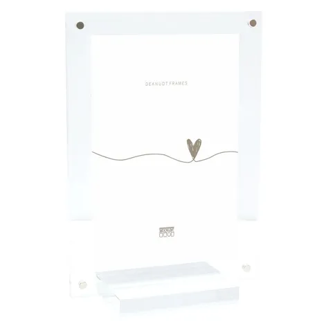 Deknudt-Magnetische-en-transparante-fotokader-6mm-dik-met-voet-10x15-S58SC1_1.jpg