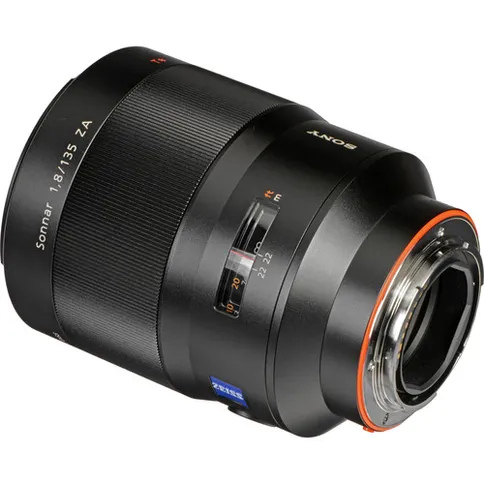 sony_sal_135mm_f1.8_z_4.jpg