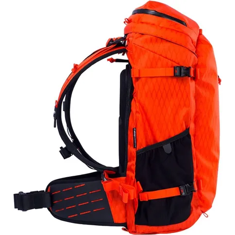 F-Stop-Kashmir-2-AIR-33L-Backpack-Male-Torso-Version-Magma_7.jpg