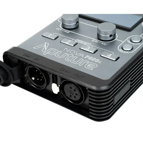 Aputure-Nova-P600c-Kit_2.jpg