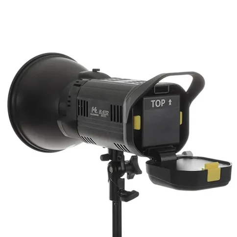 Falcon-Eyes-Bi-Color-LED-Lamp-Dimbaar-BL-10TD-op-Accu-Demo_3.jpg