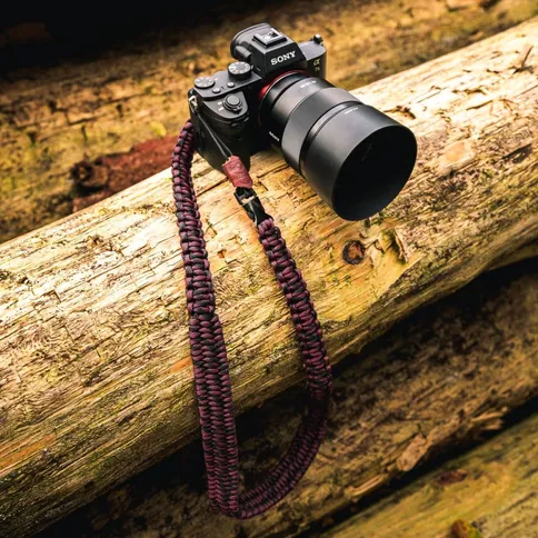 C-Rope-Traveler-camera-strap-Red-Dots-140cm-Paracord_2.jpg