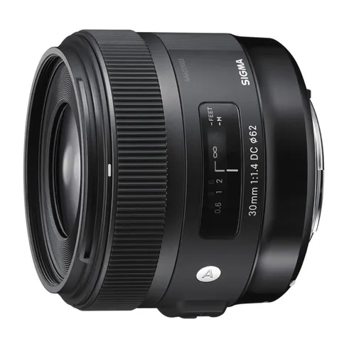 Objectif Sigma 30mm F/1.4 EX DC – Monture Pentax K – Très Bon État – Avec Pare-Soleil