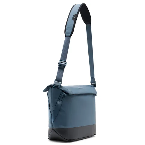 Everyday_Tote_15L_Ocean_2.jpg