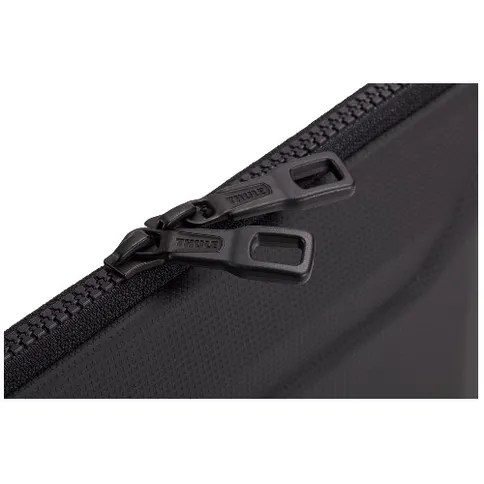 Thule_GauntletMacBookPro16_zwart_foto6.jpg