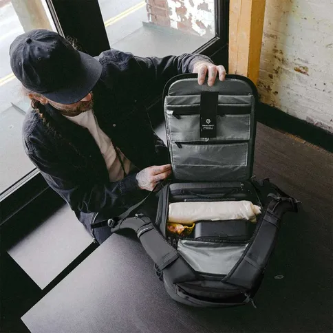 WANDRD-PRVKE-Zip-21L-Photo-Bundle-Black_9.jpg