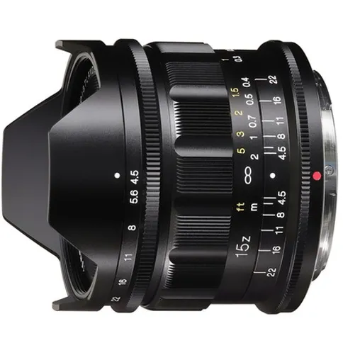 Voigtländer-Super-Wide-Heliar-4,5-15-mm_1.jpg