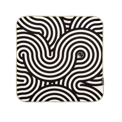 3-Legged-Thing-WRAPZ-Self-adhesive-Reusable-Cloth-Swirl-Retro-1.jpg