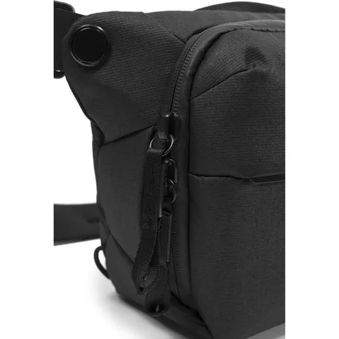 Peak_Design_Everyday_Sling_3L_v2_black_08.jpg