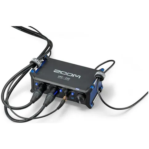Zoom-UAC-232-32-Bit-Float-Audio-Interface_7.jpg