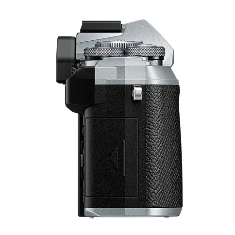 E-M5_Mark_III_body_zilver_4.jpg