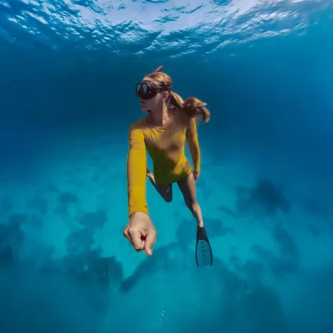 Insta360-X5-Invisible-Dive-Case-Pro_8.jpg