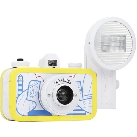 Lomography-La-Sardina-Flash-Fitzroy_3.jpg