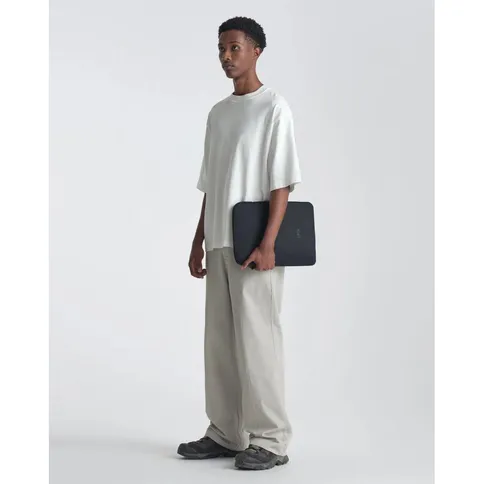 Urth-Naos-13-14-Laptop-Sleeve-zwart_5.jpg