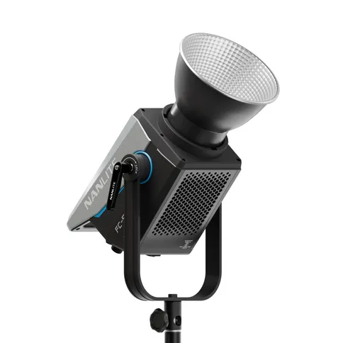 Nanlite-FC-500C-LED-RGBW-Spot-Light_5.jpg
