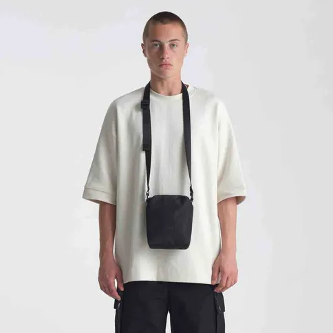 Urth-Andesite-Camera-Pouch-black-7.jpg