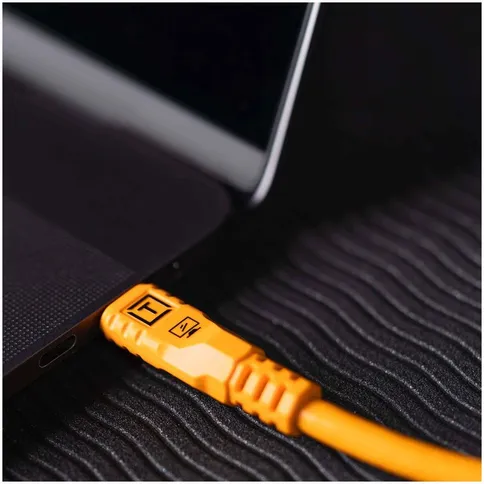 Tether-Tools-TetherPro-Optima-10G-USB-C-4-6m-straight-to-right-orange_3.jpg