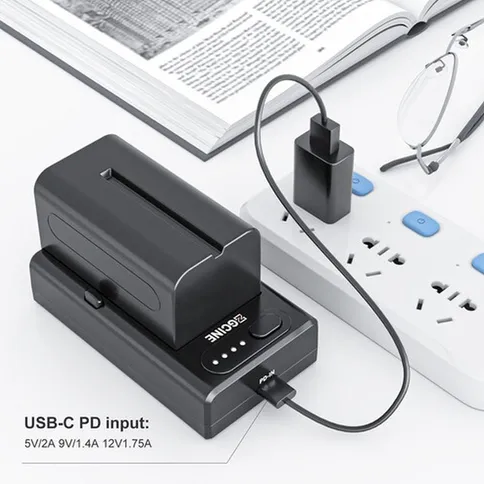 ZGCINE-NPF-battery-Multi-Use-Charger-Adapter-with-USB-and-D-Tap_5.jpg