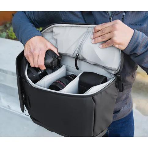 Peak_Design_Everyday_backpack_20L_v2_black_04.jpg