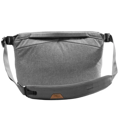 Peak-Design-Everyday-sling-10L-V3-ash_2.jpg