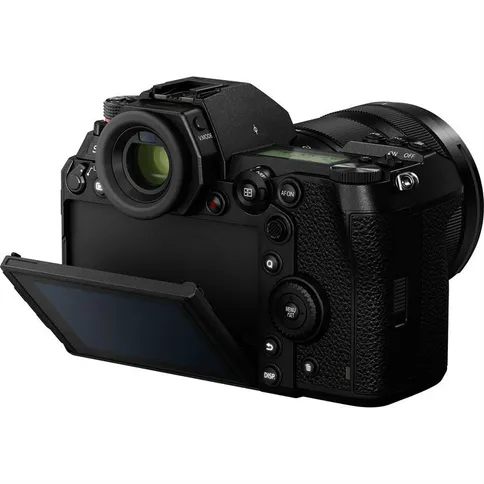 Panasonic S1R body 7.jpg