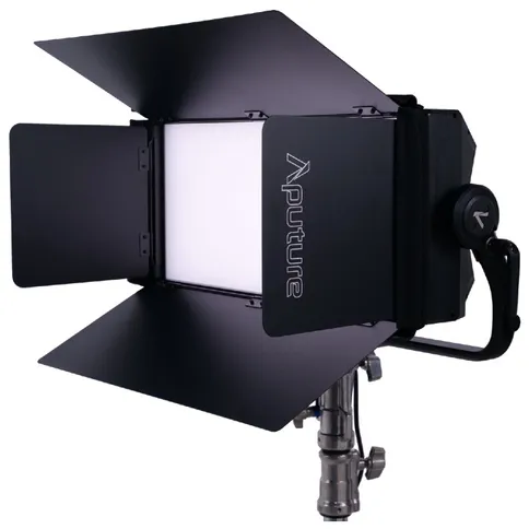aputure-nova-p600c-barn-door-1.jpg