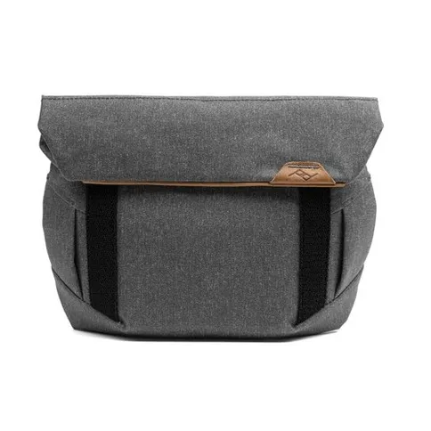 Peak-Design-Field-Pouch-charcoal-V2_1.jpg