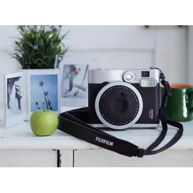 Instax_90_mini_zwart_en_case_6.JPG