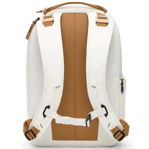 db_ramverk_backpack_21l_oatmilk_3.jpg