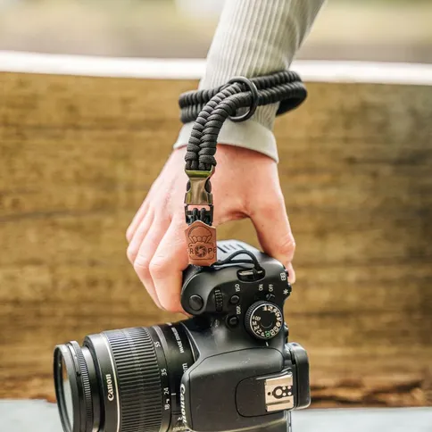 C-Rope-Claw-Camera-wrist-strap-Military-Olive-30cm-Paracord_2.jpg