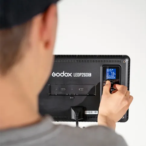 Godox-LEDP260C-duo-tripod-kit_6.jpg
