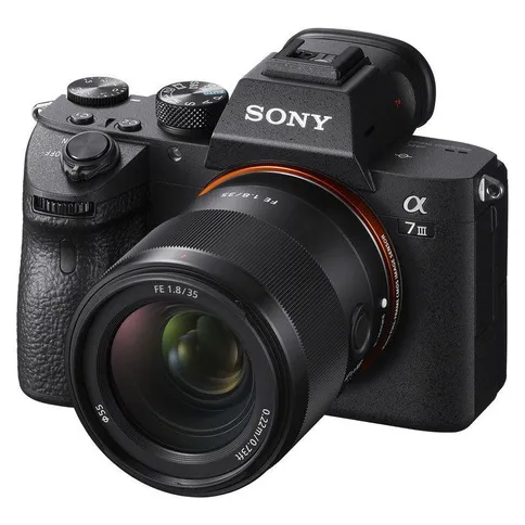 SONY-FE-35MM-F1.8-03.jpg