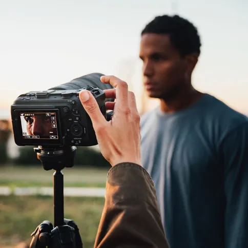4_Canon_EOS_R6V.jpg