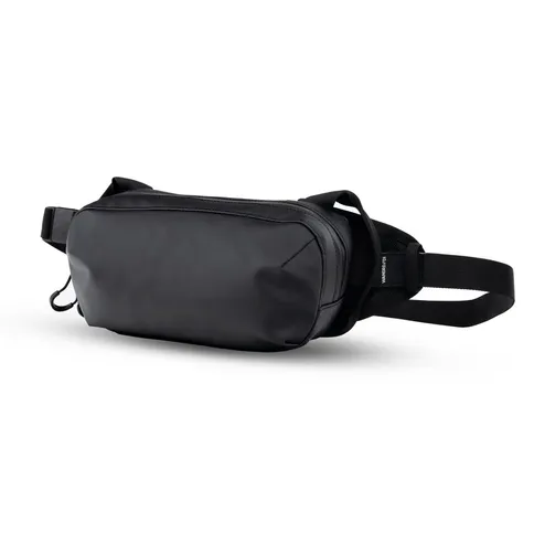 wandrd-fanny-pack-black-2.jpg