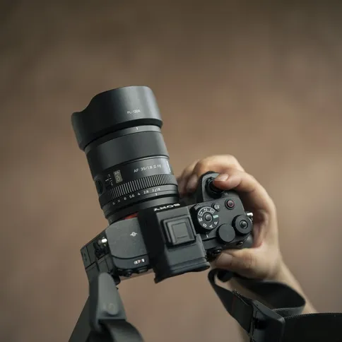 Viltrox_AF_55mm_F1.8_FE_EVO_In_Use_With_Hood.jpg