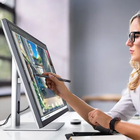 Alogic-Clarity-32-UHD-4K-monitor-65W-PD-Touch-Screen_5.jpg